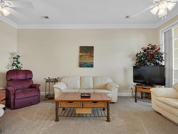 4th image of 420 Harbor Blvd #103