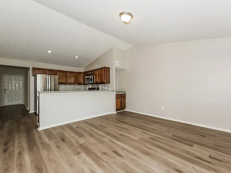 4008 Shackelford Dr — Photo 6