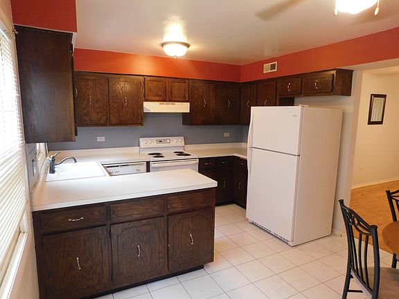 4th image of 3452 N Harlem Ave