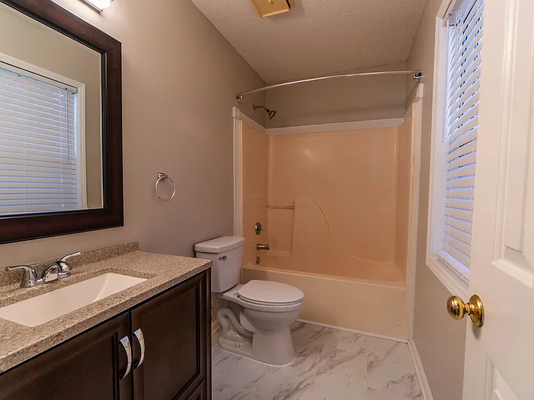 3923 Woodberry Lake Dr — Photo 19