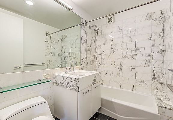 5th image of 9 W 31st St APT 27H