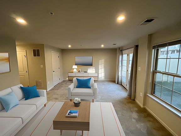 5th image of 5816 Rochefort St