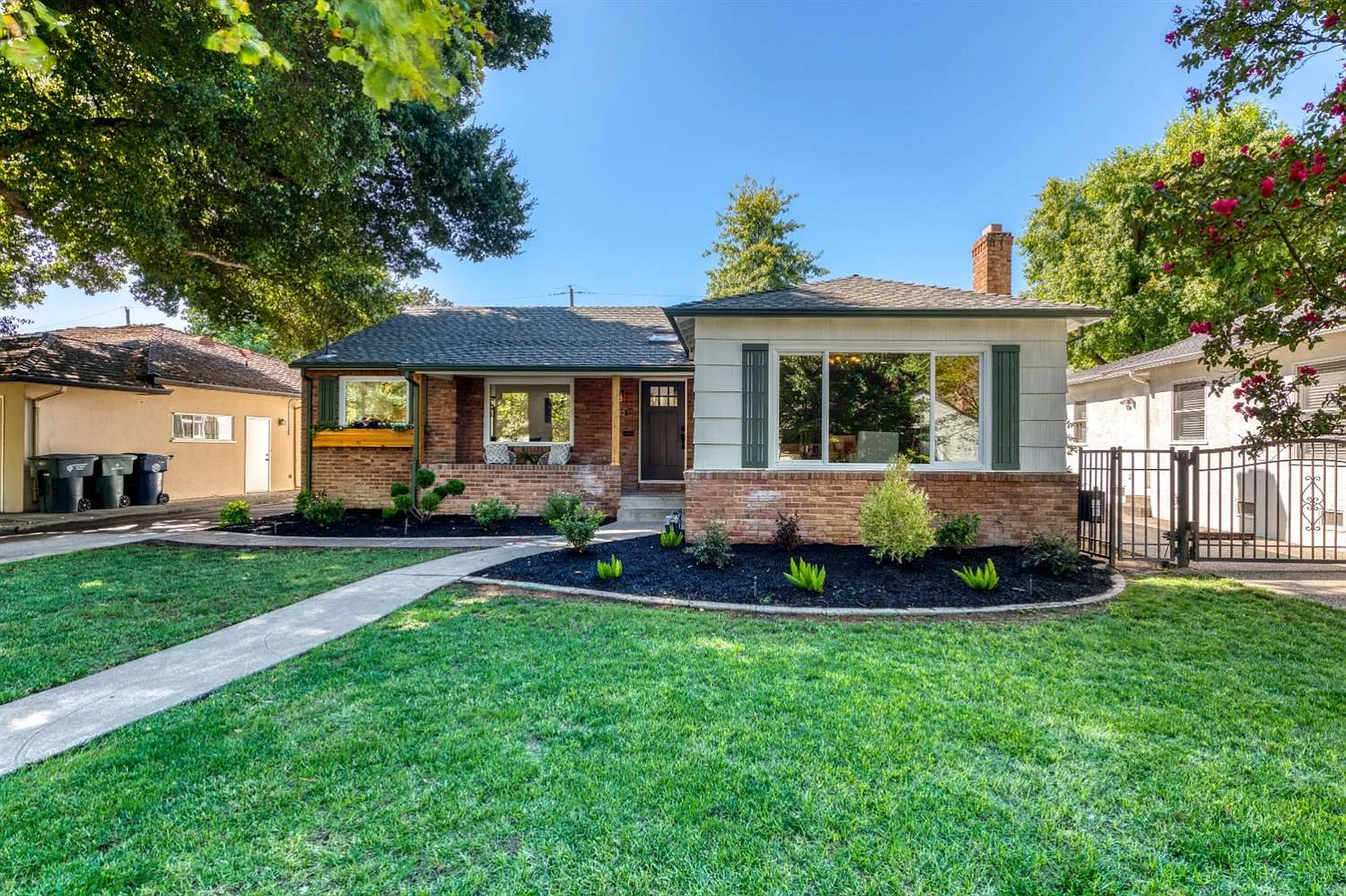 1312 Robertson Way photo 1