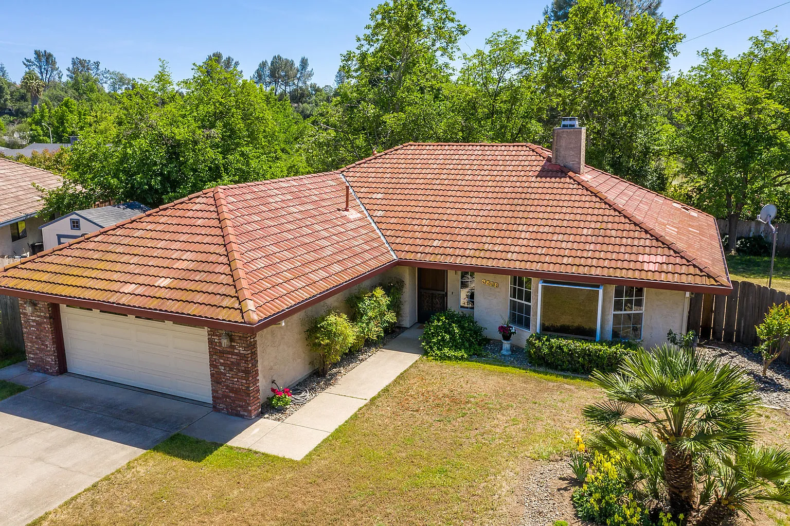 3688 Somerset Ave photo 1