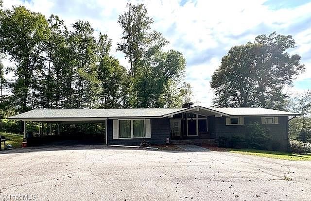 1st image of 2082 Mountain Valley Church Rd