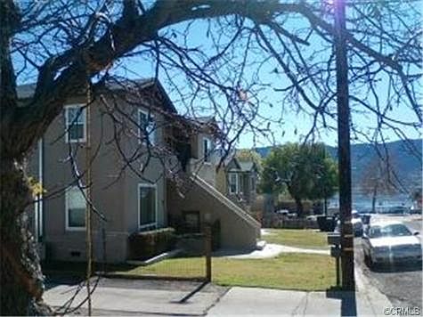 3rd image of 114 S Kellogg St