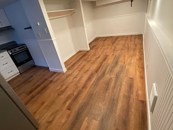 Open lay-out studio with room for a bed