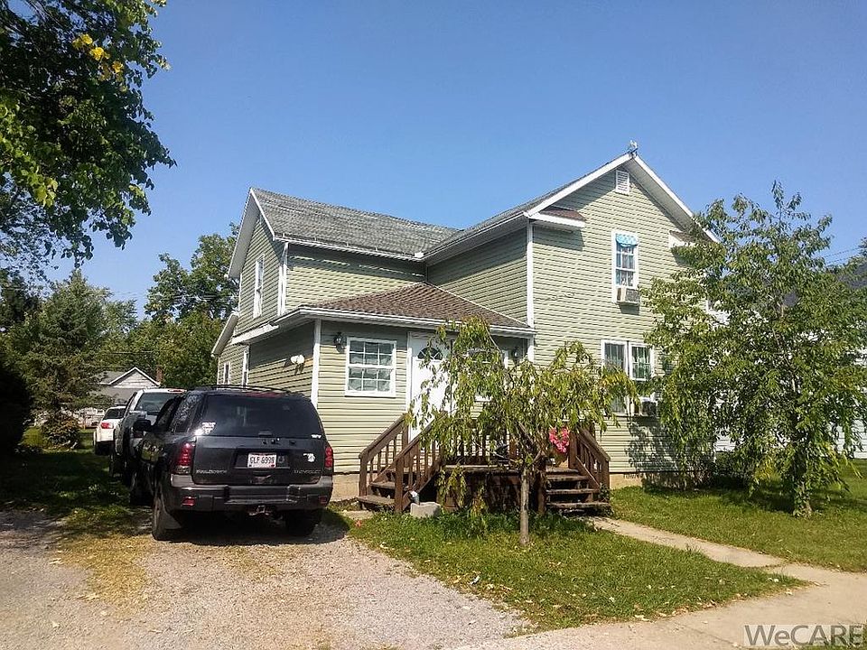 1st image of 1035 E 2nd St #10