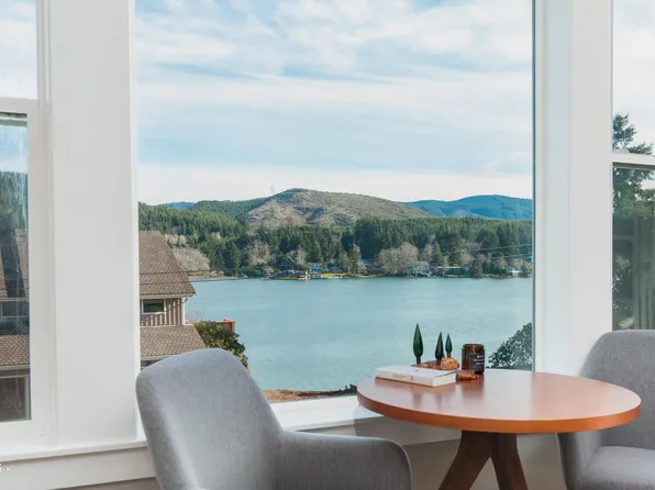 1495 NE Lake Dr, Lincoln City, OR 97367