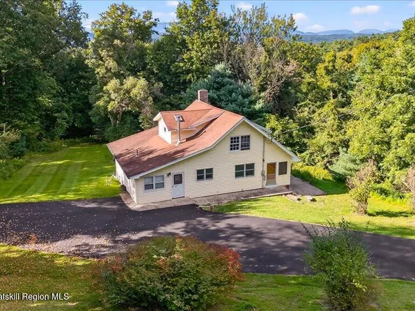 108 Minnewaska Trail, Kerhonkson, NY 12446