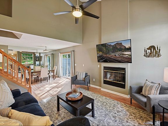 4th image of 513 Mission Hills Way W