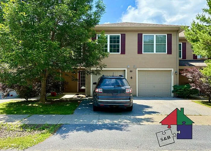 3 bed, 2.5 bath, $2,200 — Photo 2