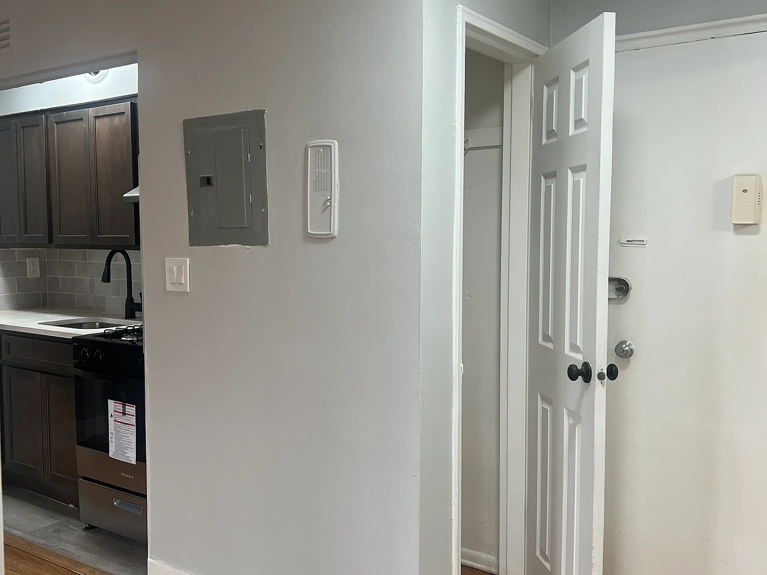 516 S Cherry St — Photo 3