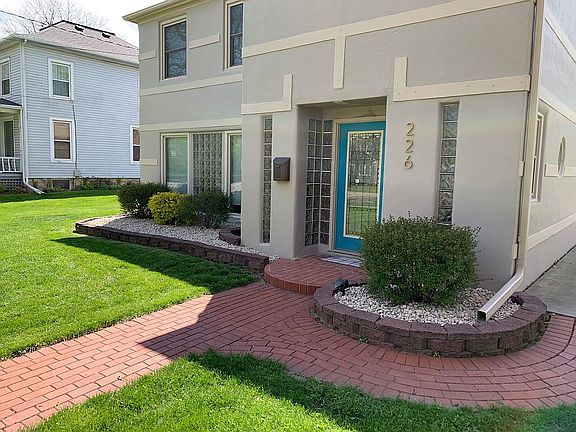 3rd image of 226 Forest Park Blvd