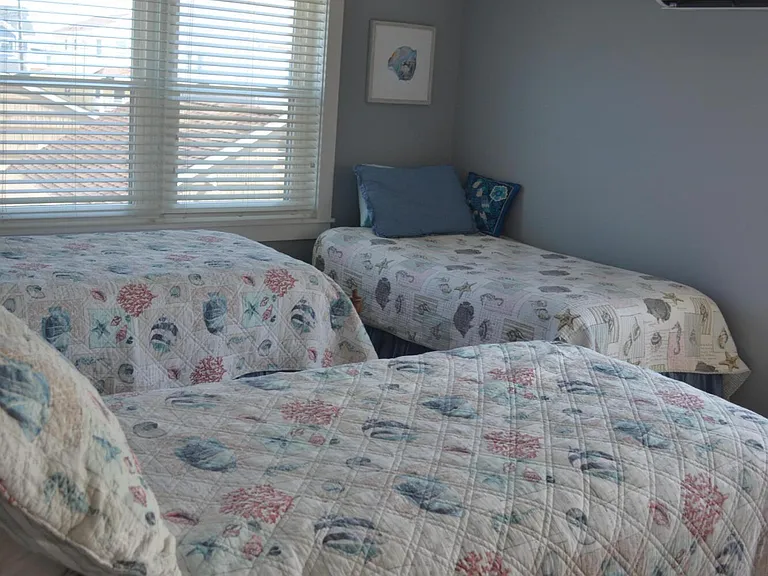 15 Ortley Ave — Photo 33