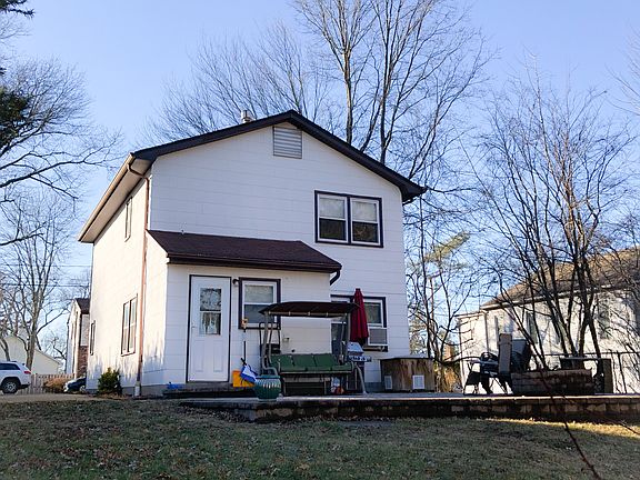 3rd image of 106 N Grant Ave