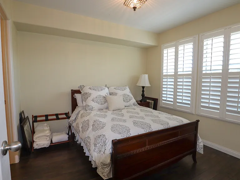 770 Harbor Cliff Way #142 — Photo 16