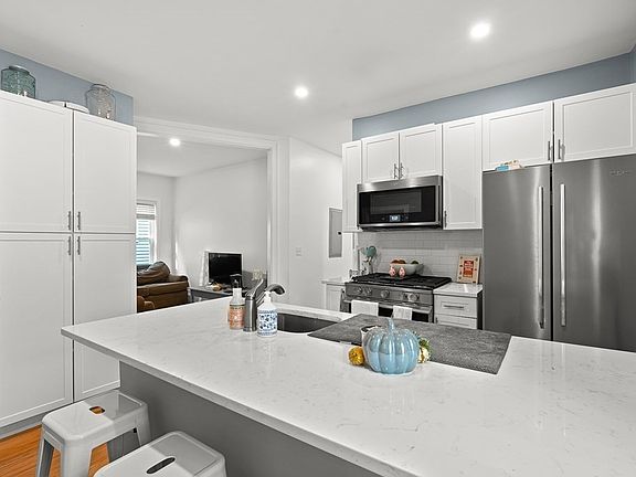 4th image of 55 Saxton St #3