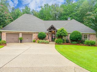 68 Buckskin Dr, Hattiesburg, MS 39402