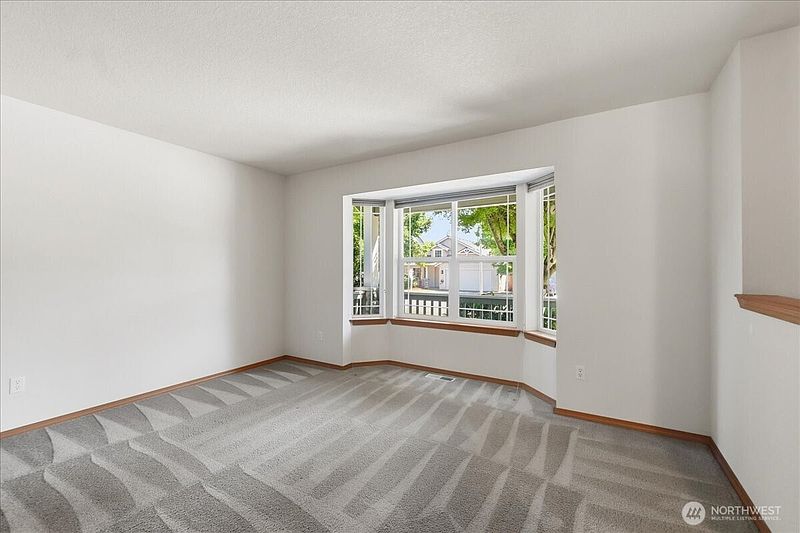 4th image of 4227 Shale Street SE
