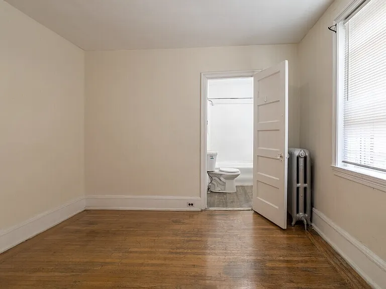 Stonehurst Apartments — Photo 15