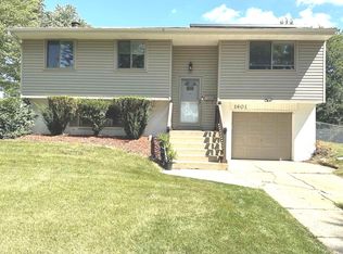 1401 Fairlane Dr, Schaumburg, IL 60193