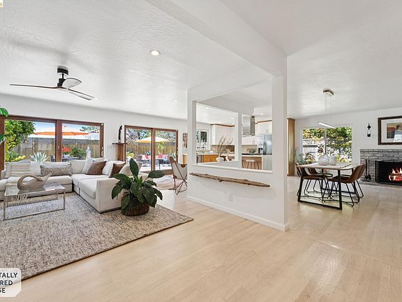 3rd image of 13255 Clairepointe Way