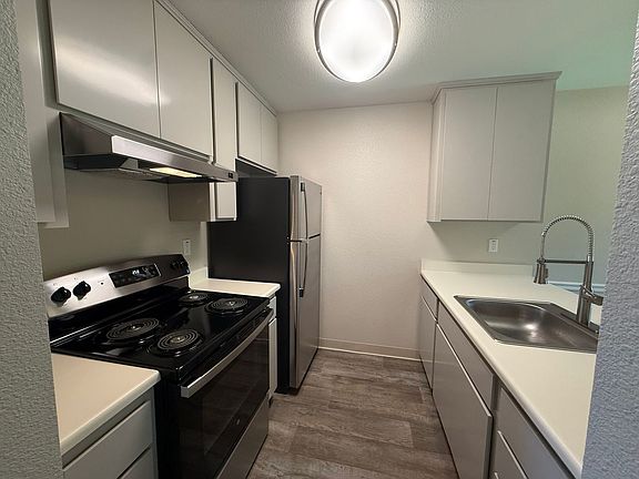 2nd image of 9521 Emerald Park Dr APT 66