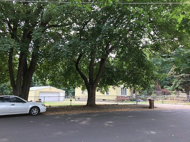 2nd image of 1111 S Altamont Blvd