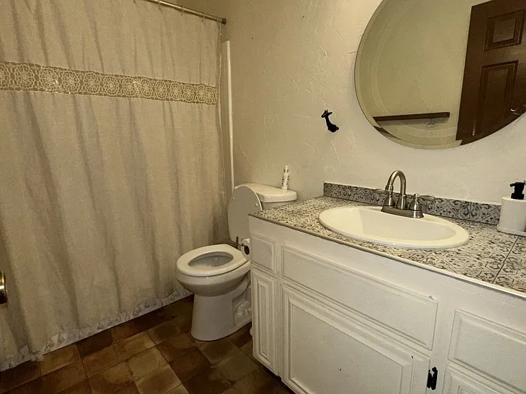 17890 Garden Glen Rd — Photo 18