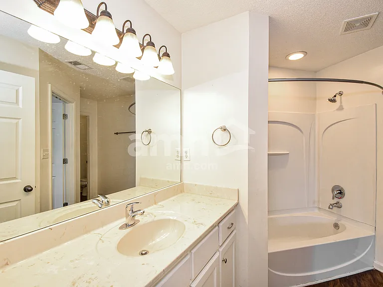 4288 Genevieve Dr — Photo 11