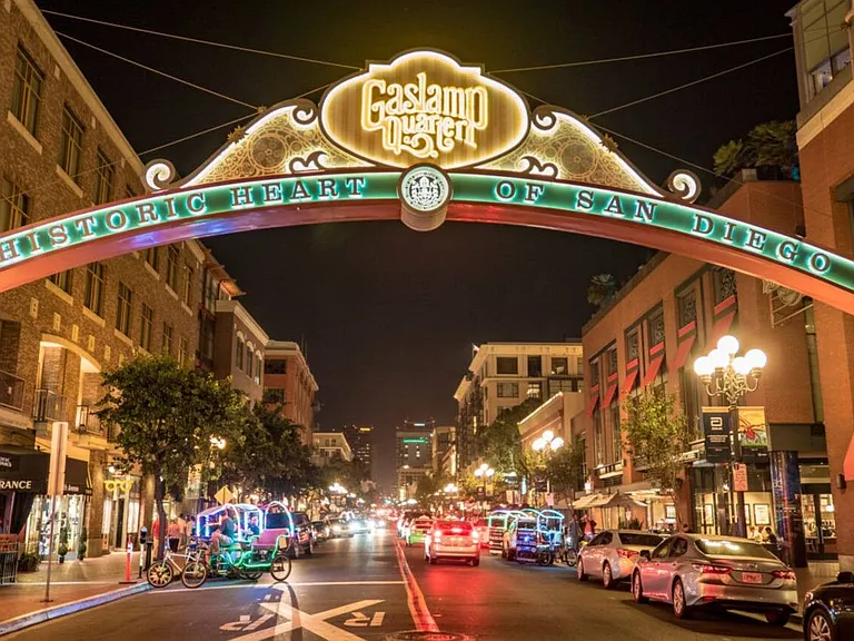 You can also explore the night life of Gaslamp Quarter, the heart & soul of downtown San Diego.