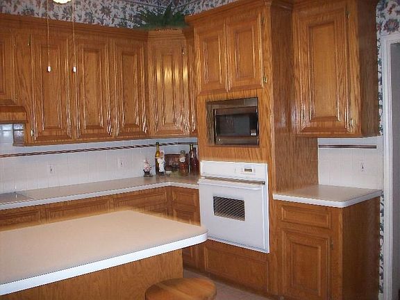 2nd image of 30810 Vickie Ln