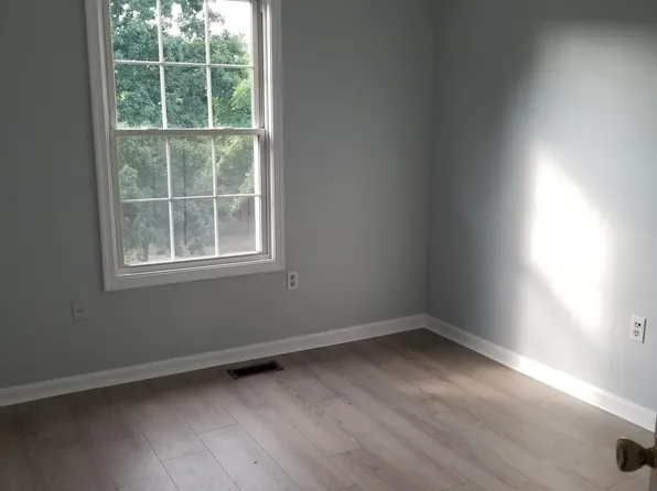 111 Peridot Pl, Stephens City, VA 22655