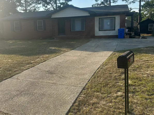 318 Nugget Ct, Fayetteville, NC 28311