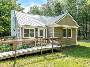 5896 N Sturgeon Rd, Midland, MI 48642