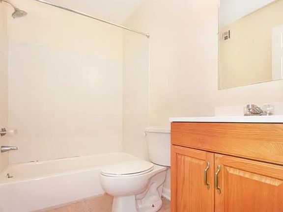 5th image of 1325 Marigny St APT 3