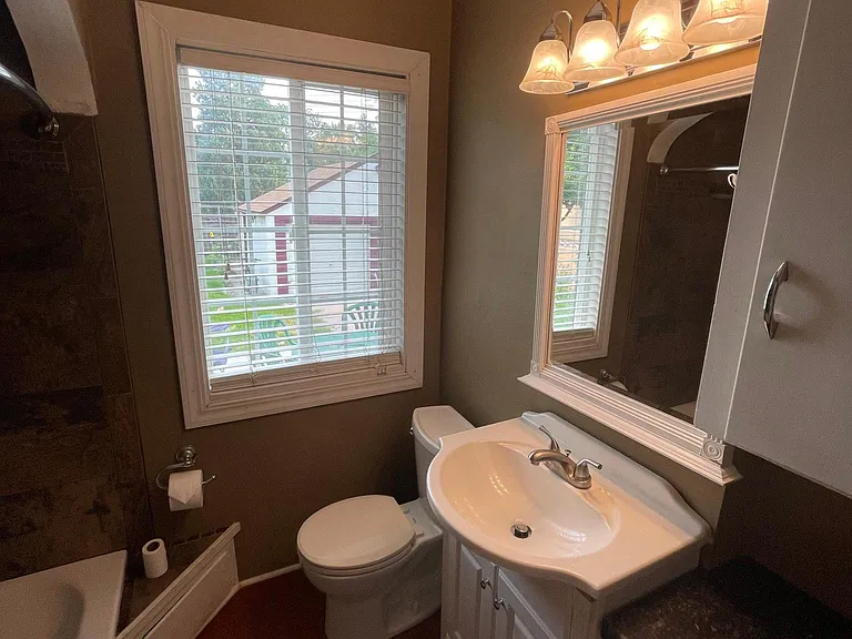 411 E Espanola St — Photo 12