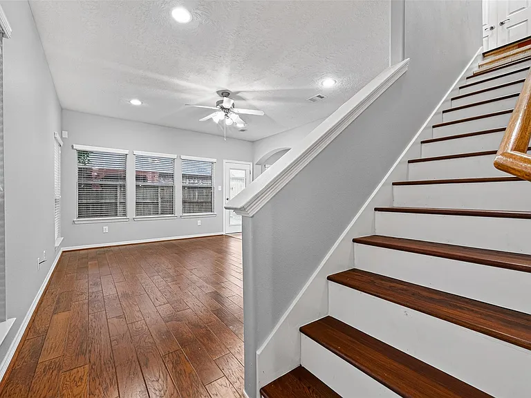 8910 Minola Oaks Dr — Photo 18