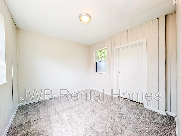 2216 Barlad Dr — Photo 5