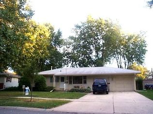 1940 Richard St, Aurora, IL 60506