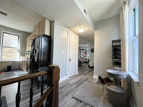 4th image of 1256 N Bosworth Ave #3