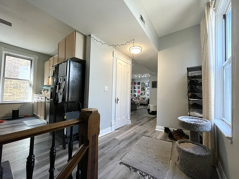 1256 N Bosworth Ave #3 — Photo 4