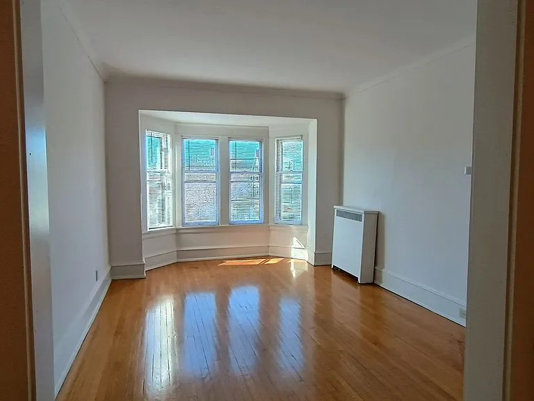 2518 N Farwell Ave — Photo 12