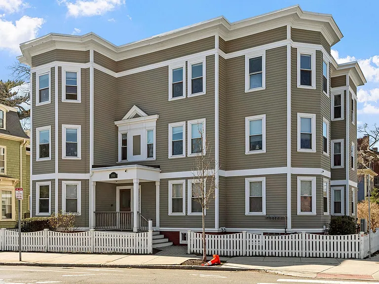 1590 Cambridge St — Photo 21