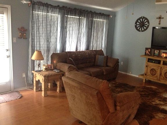 3rd image of 326 King Arthur Dr