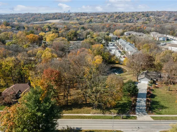 N Hickory Blvd, Pleasant Hill, IA 50327