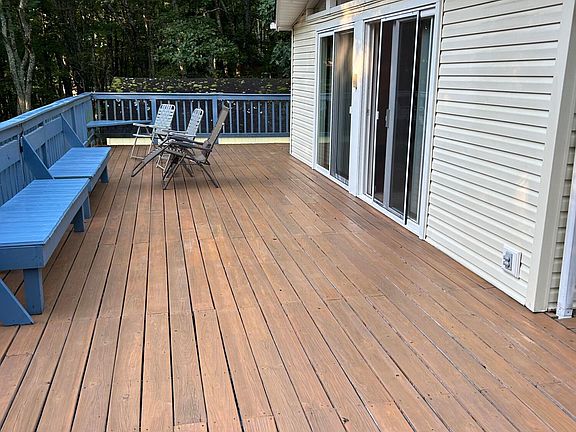 3rd image of 1115 Falls Rd