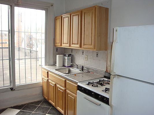 1st image of 18009 Jamaica Ave #2