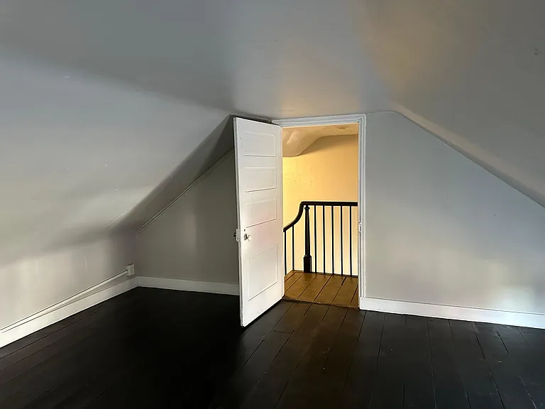 408 S 5th St — Photo 18